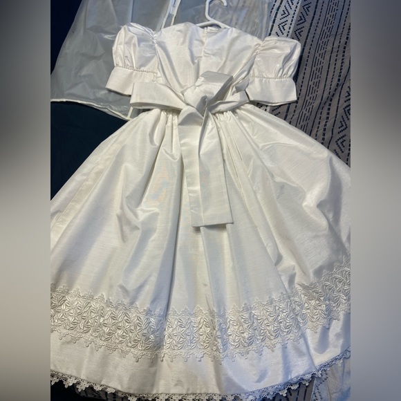 GIRLS FORMAL WHITE DRESS - Picture 7 of 13